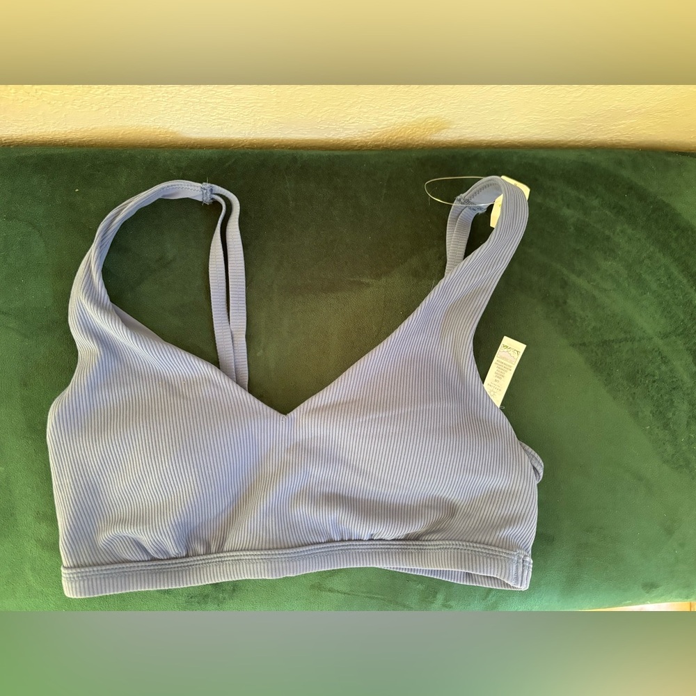 BNWT offline sports bra ✨